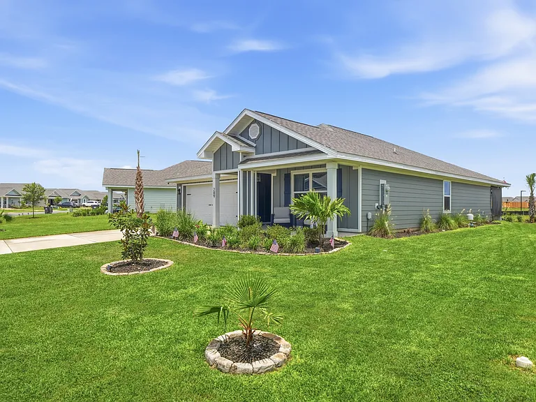 289 Gray Owl Dr W — Photo 2