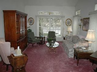 24 Pond Ridge Dr, Clinton, NJ 08809