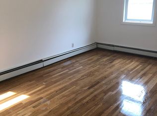 4712 Burling St, Flushing, NY 11355