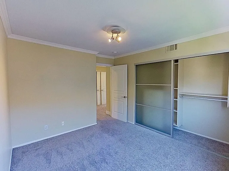 4749 E Bradford Ave — Photo 28
