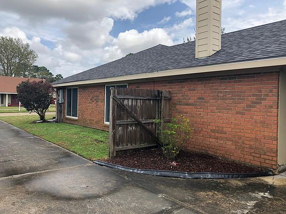 2nd image of 109 Wisteria Dr