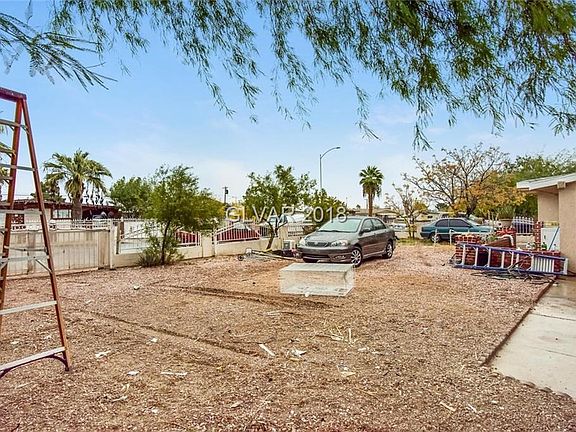 4th image of 1800 E Mesquite Ave