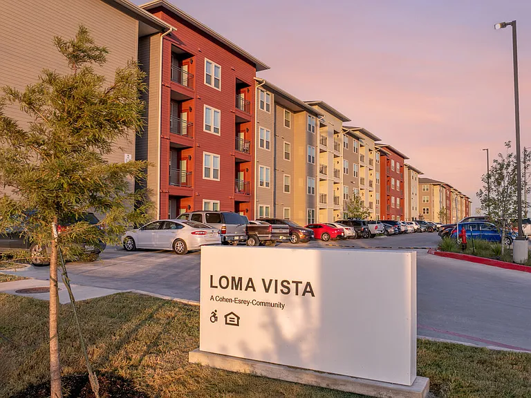 Loma Vista Lofts — Photo 3