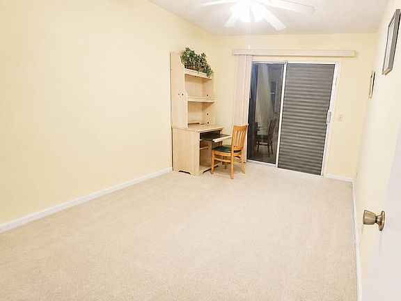 5th image of 5 Suffolk Dr #A