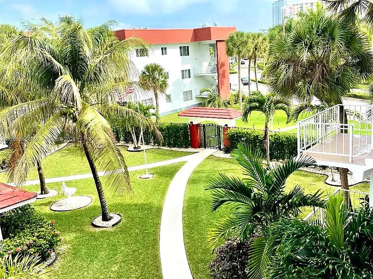 580 Egret Dr #308 — Photo 1