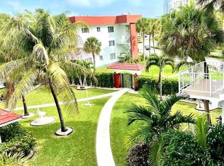 580 Egret Dr APT 308, Hallandale, FL 33009