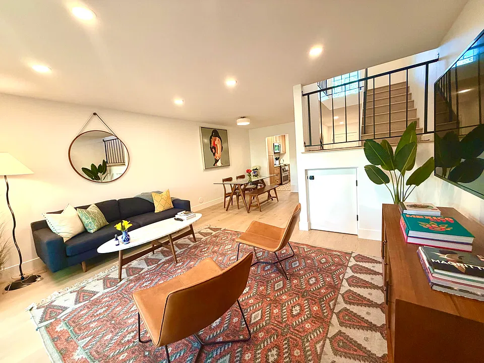 969 Miramonte Dr #6