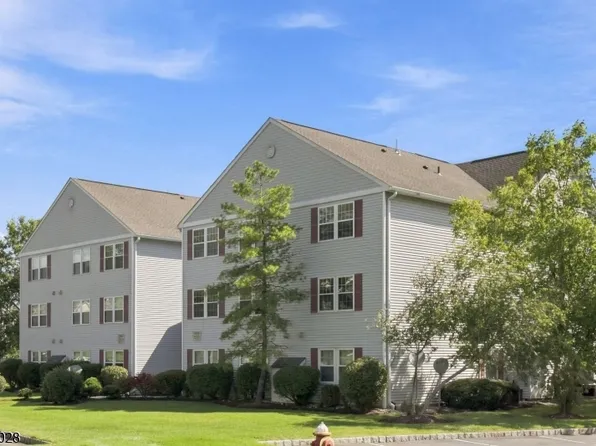 64 Dayton Ct #104, Independence Twp., NJ 07840