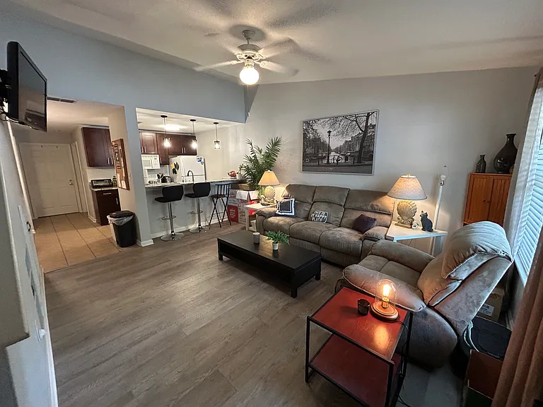 2738 W Tharpe St #402 — Photo 6