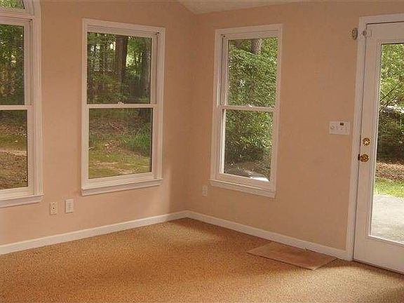 3rd image of 303 Planceer Pl