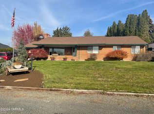 142 Terrace Park Dr, Yakima, WA 98901