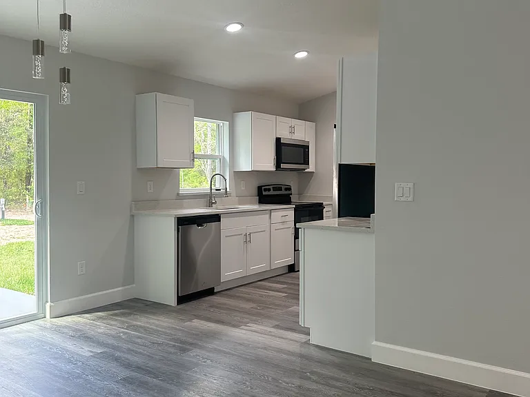 15498 SW 8th Pl — Photo 2