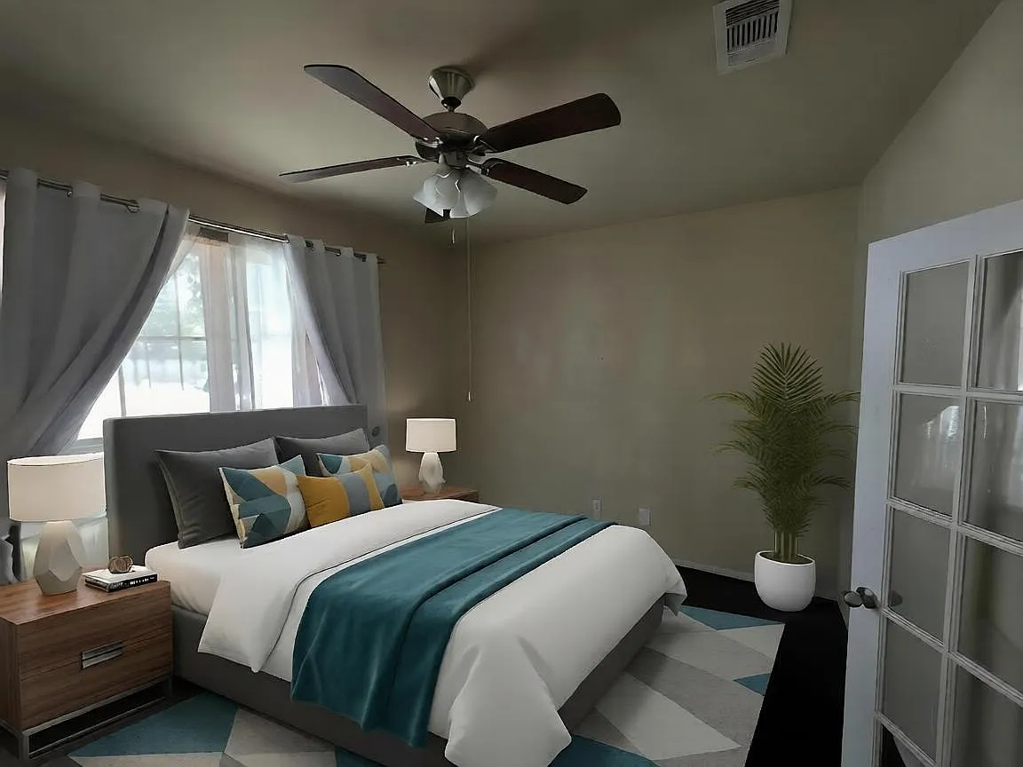 4 bed, 2.5 bath, 3444 sqft, $957 — Photo 1