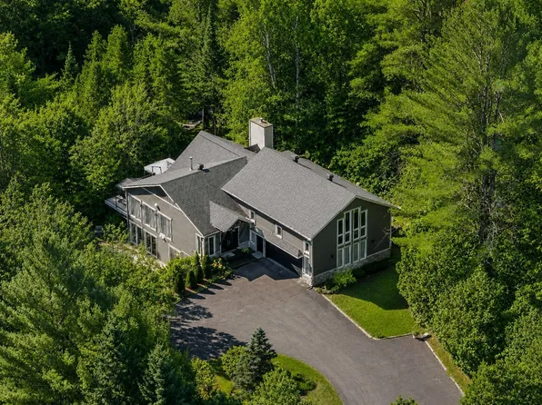 4342 Rue Des Engoulevents Sainte, Adale, QC J8B 3J8