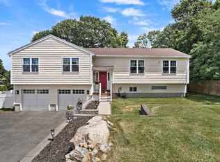 95 Maplewood Rd, Lynn, MA 01904