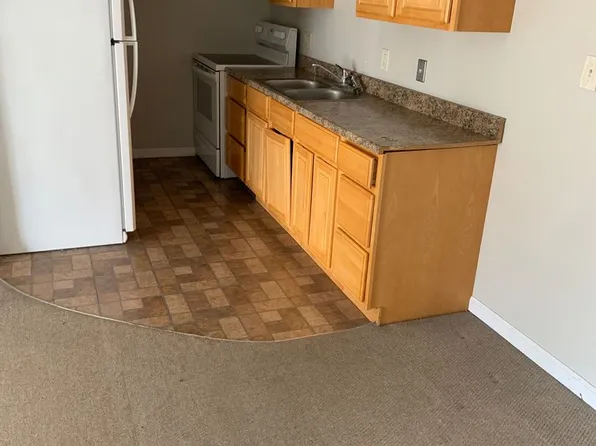 226 Vine Ave #228, Salem, OH 44460