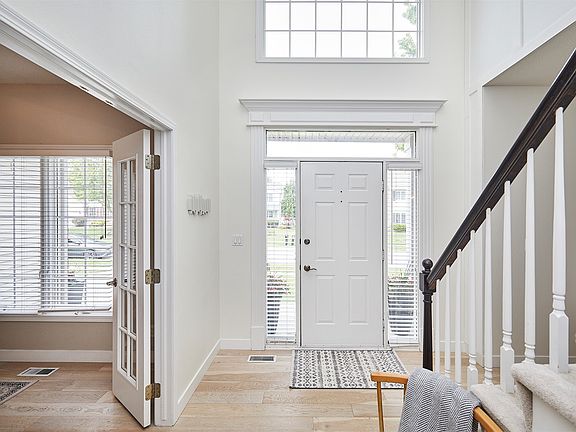 3rd image of 5420 Coachlight Dr