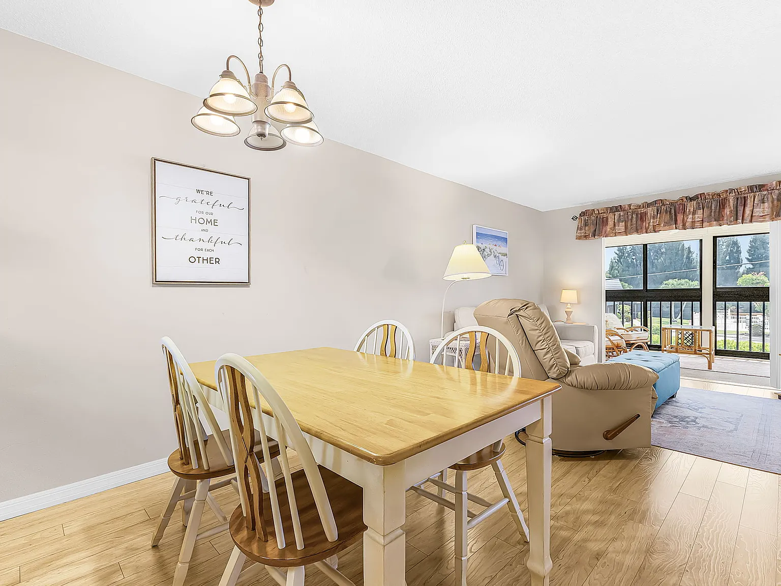 2 bed, 892 sqft, $2,100 — Photo 4