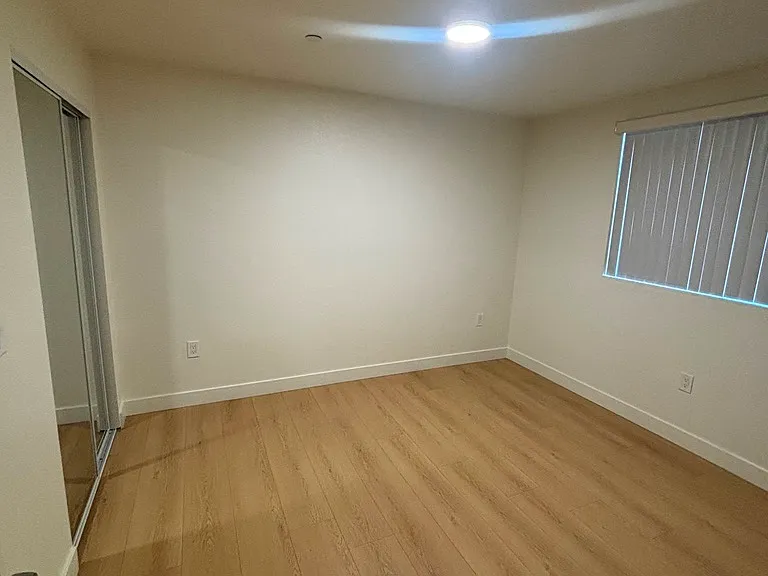 313 E 59th Pl — Photo 11