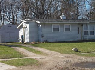 1322 Barclay Dr, Kalamazoo, MI 49004