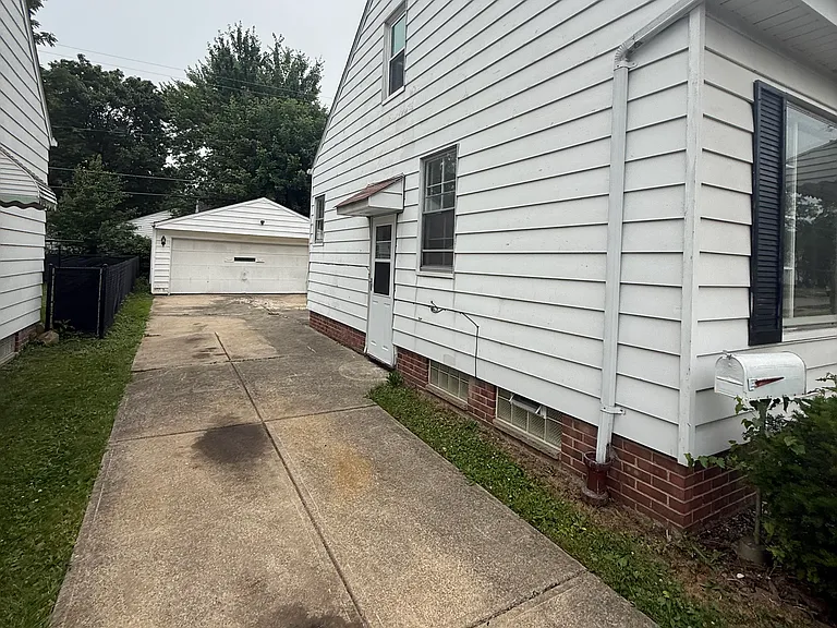 4909 Wood Ave — Photo 22