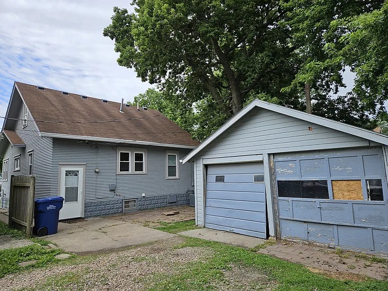 618 W Military Ave — Photo 3