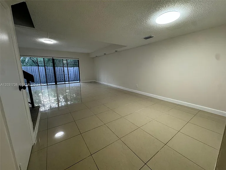 16498 NE 26th Ave #12 — Photo 19