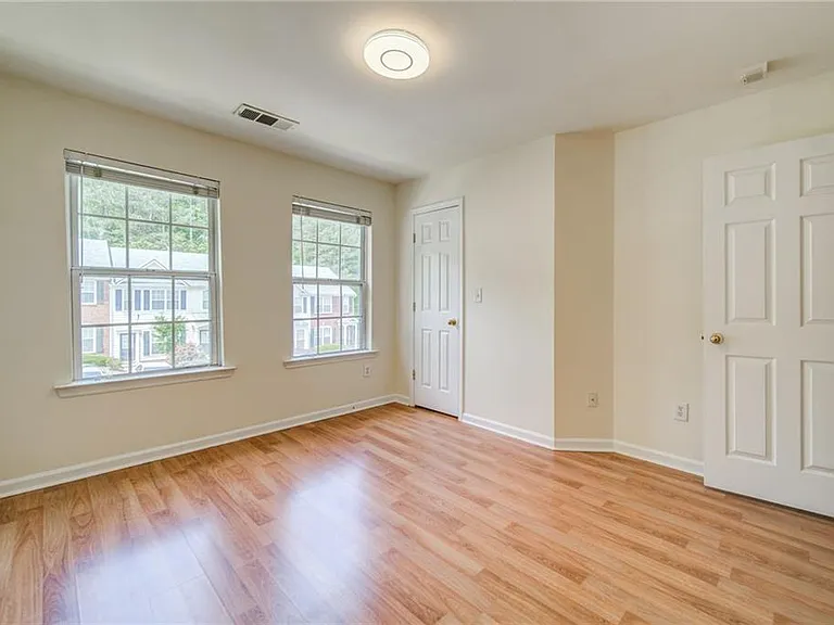 3285 Hidden Cove Cir — Photo 29