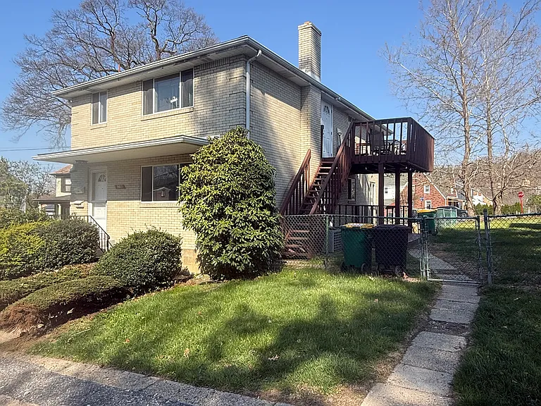 903 Chester Ave #1 — Photo 1