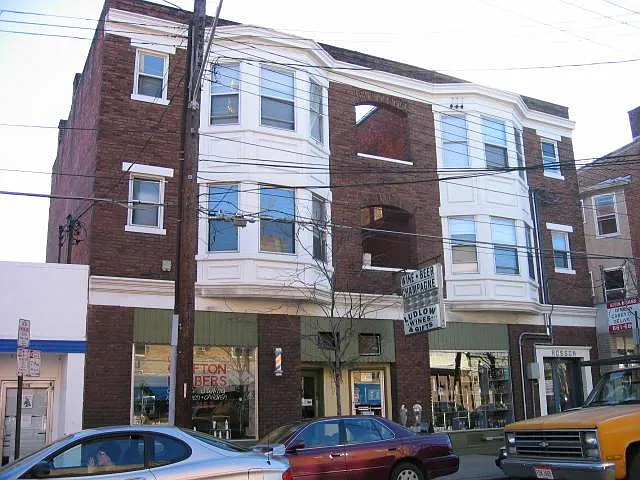 339 Ludlow Ave #10