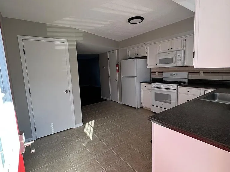 711 Hill Rd #I — Photo 11