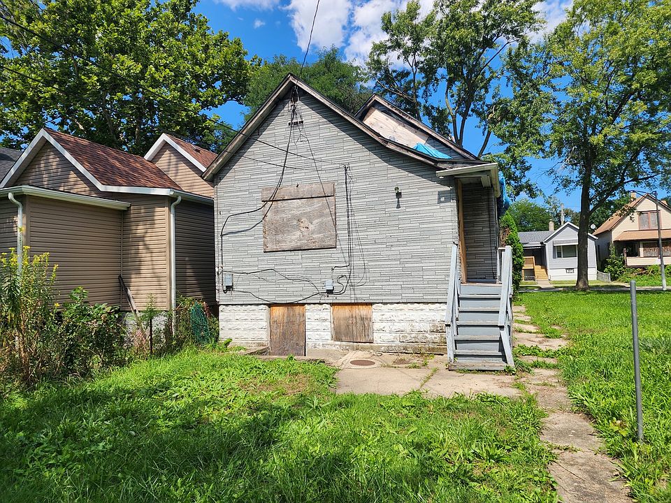 2nd image of 337 W 110th Pl