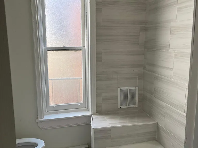 4712 Upland St — Photo 12