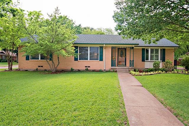 1st image of 501 Saint Lukes Dr