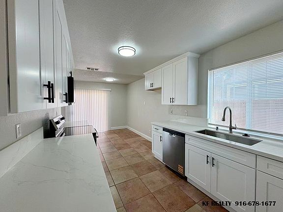 3rd image of 8421 Sunrise Woods Way
