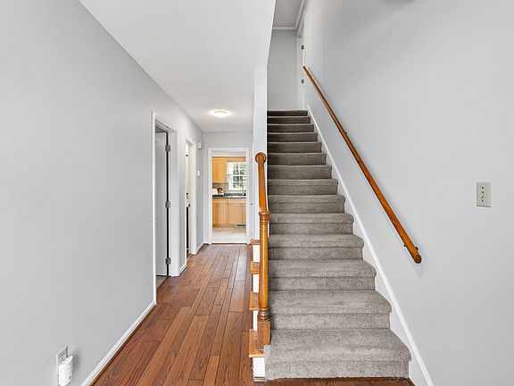 5th image of 400 Cedar Hill Ln