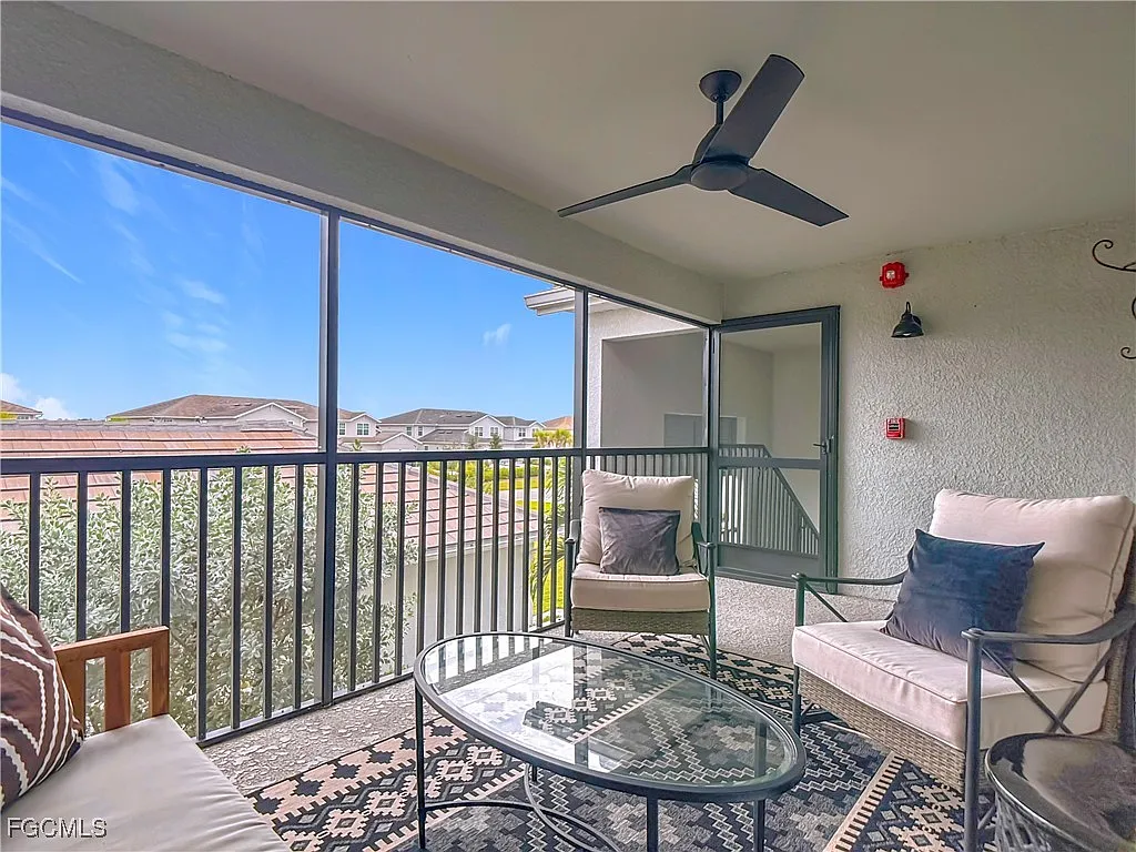 2 bed, 2.0 bath, 1569 sqft, $5,500 — Photo 4