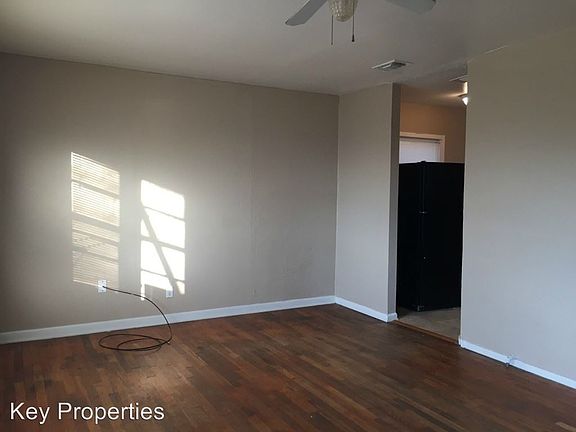 2nd image of 1444 W Fuller Ave