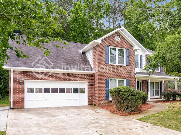 208 Ivy Creek Dr, Loganville, GA 30052