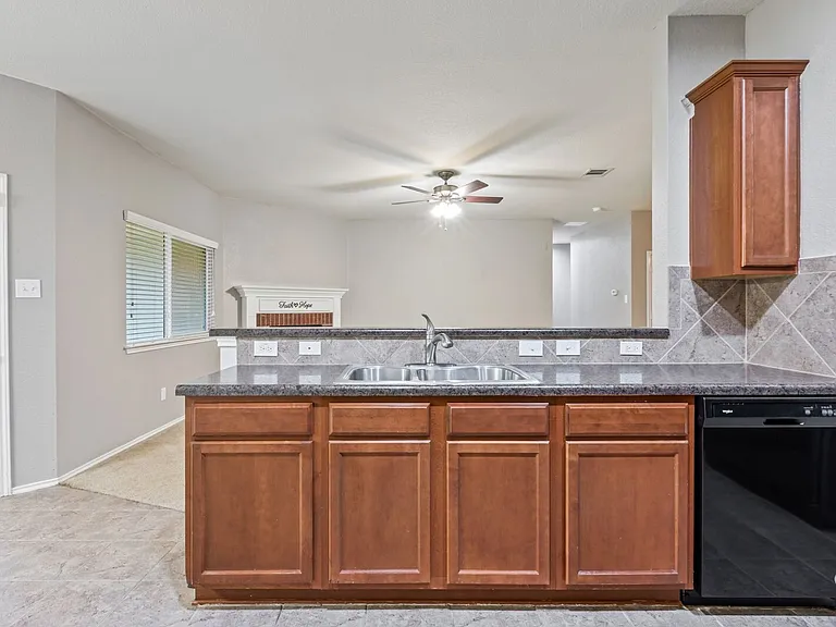 6709 Costa Dr — Photo 4