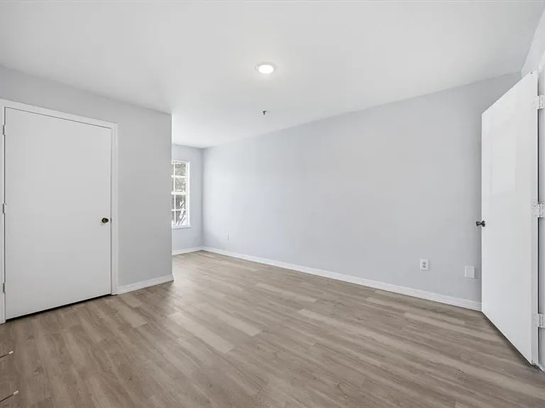 1610 Columbia Arms Cir #131 — Photo 9