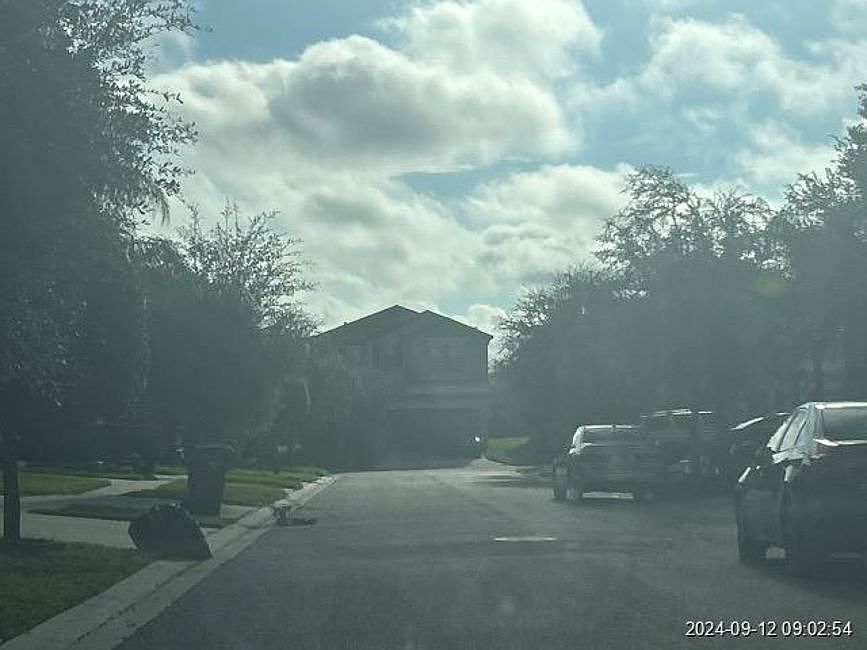 Exterior Neighborhood (street photo)