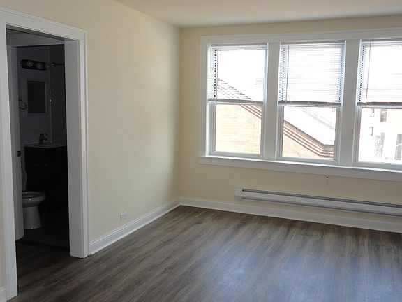 5th image of 2940 W Palmer St