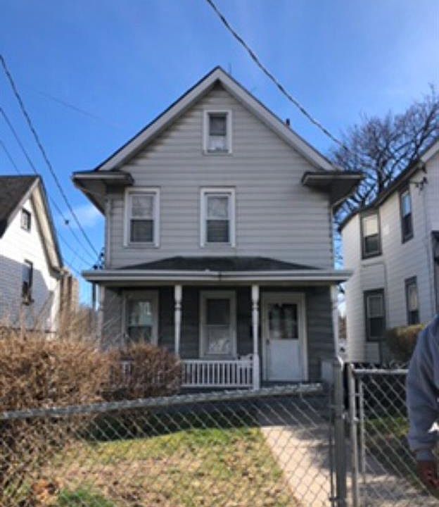 1st image of 7 Dennison St