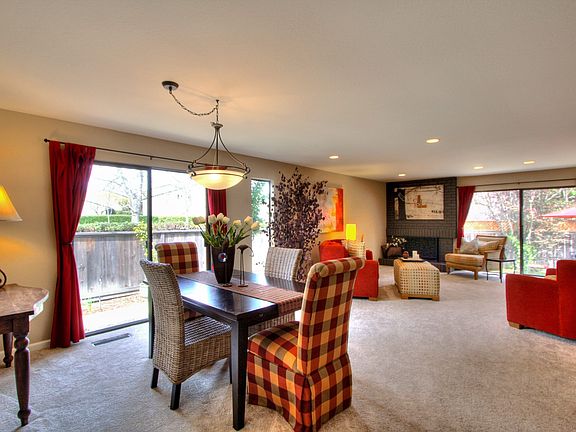 3rd image of 1725 Saint Andrews Dr