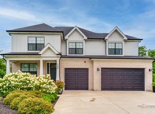 124 Lilly Ct, Indian Creek, IL 60061