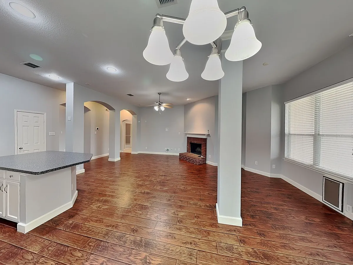 Building Photo - 5920 Paloma Blanca Dr
