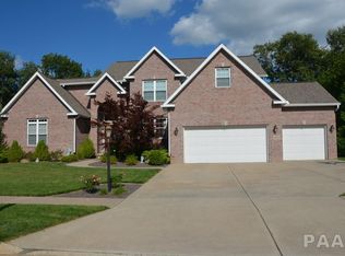 1813 Autumn Rdg, Washington, IL 61571