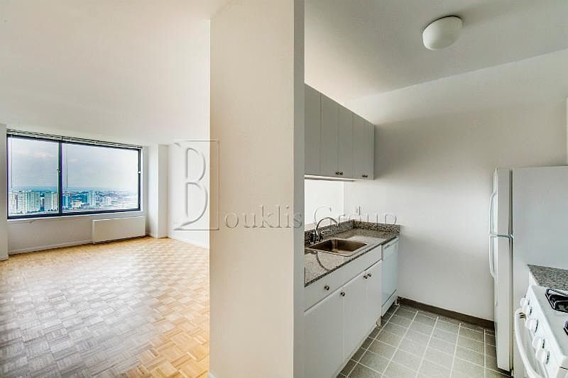1st image of 41 River Ter APT 3207