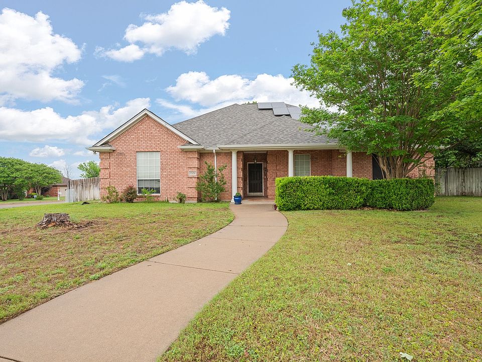 1st image of 1501 Chaucer Dr